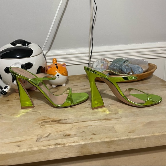 Gianvito Rossi Aura Metallic Effect Mule Sandals in Kiwi Size 40 - Picture 9 of 10